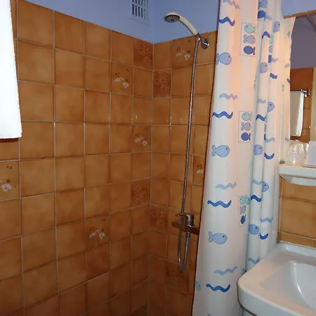 Hotel Des Voyageurs Millau