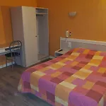 Hotel Des Voyageurs Millau