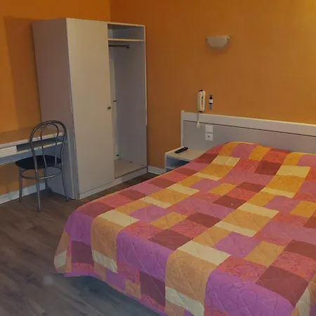 Hotel Des Voyageurs Millau